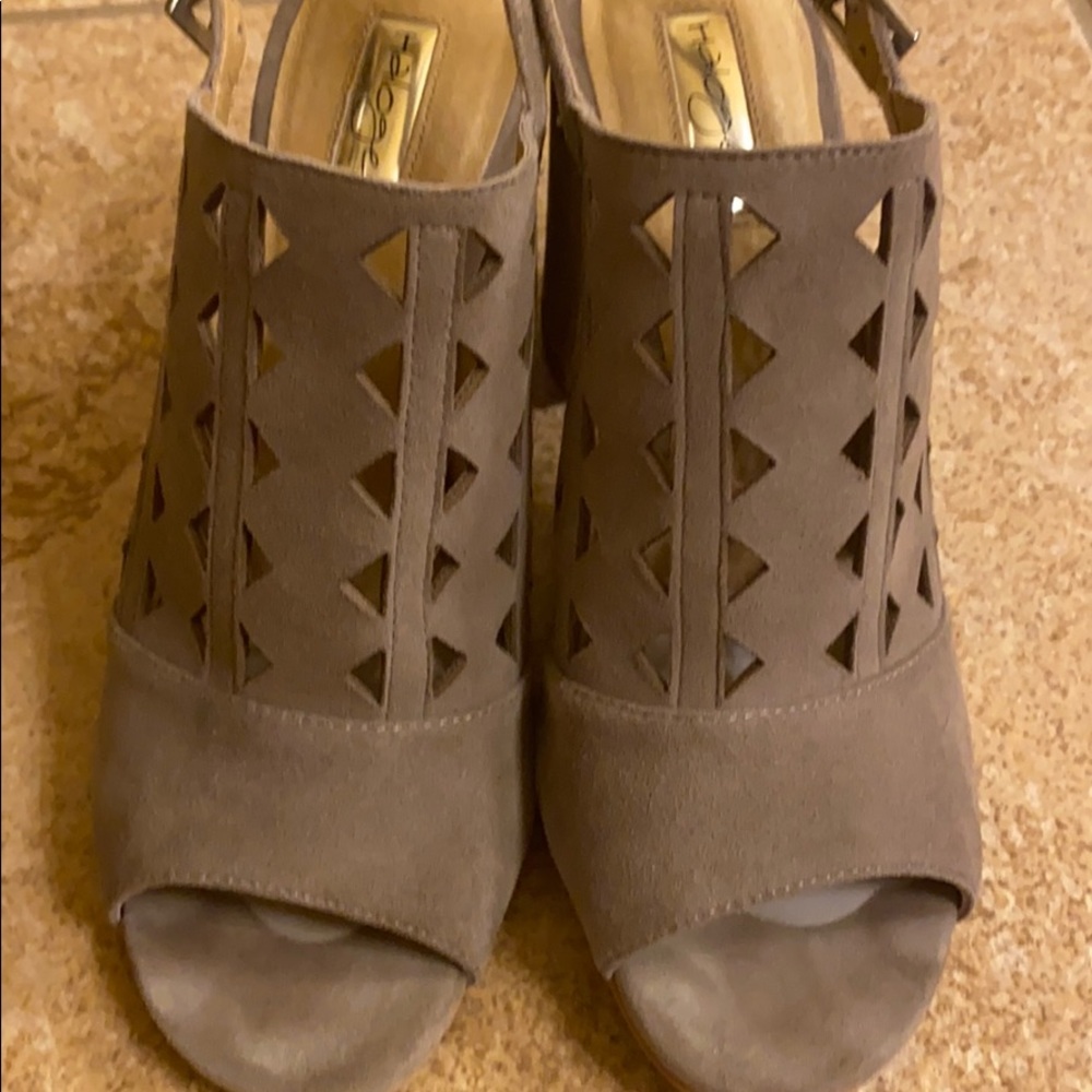 Shoes - Picture 4 of 6